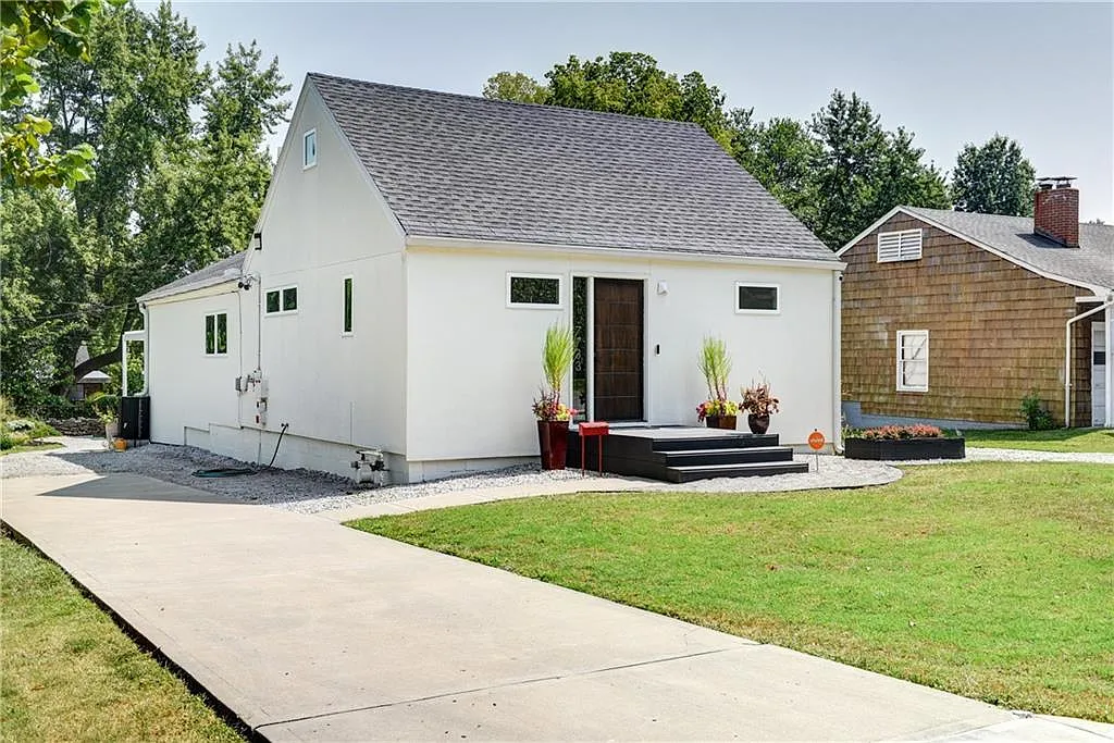 Waldo estate sale featuring modern, contemporary, mid-century, & vintage furniture and decor